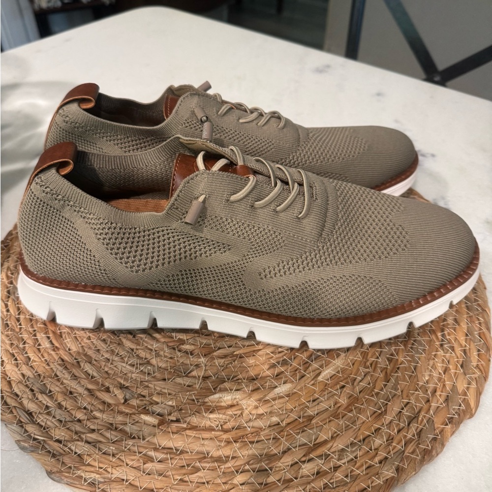 Breeze, men’s casual oxford, Brand New, light weight